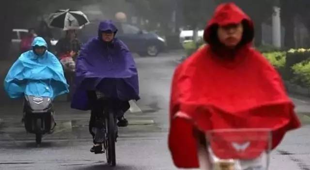 雨衣有多丑了