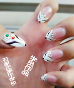 石家庄美甲学校_女生学美甲有用吗？